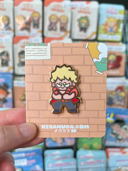 دبوس معدني مطلي بالمينا قابل للجمع - إصدار محدود من مجموعة فان بوي