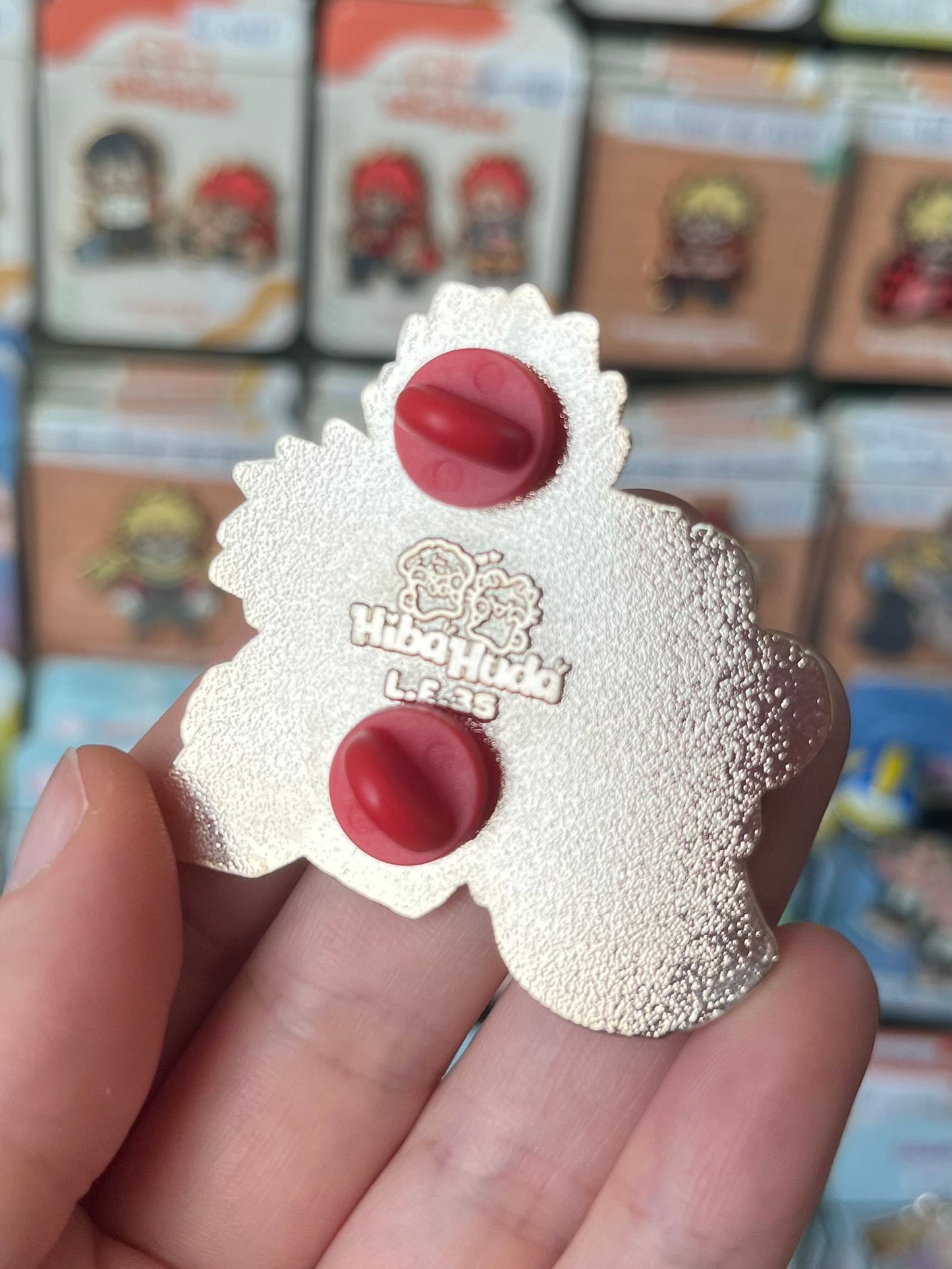 دبوس معدني مطلي بالمينا قابل للجمع - إصدار محدود من باكوسكواد