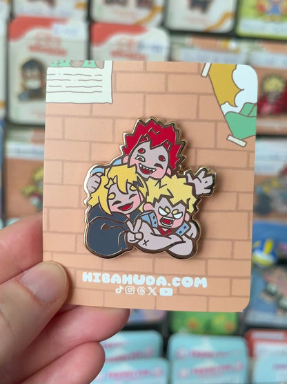 دبوس معدني مطلي بالمينا قابل للجمع - إصدار محدود من باكوسكواد